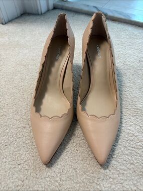 NWT Nude Heel